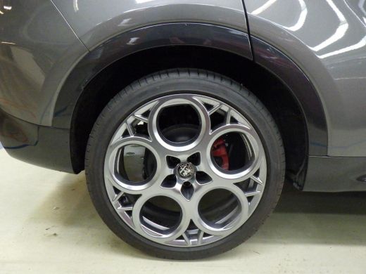 Alfa Romeo Tonale Alfa Romeo 1.5T Hybrid Edizione Speciale | Airco (automatisch) | Alcantara bekleding | Autonomous... ActivLease financial lease