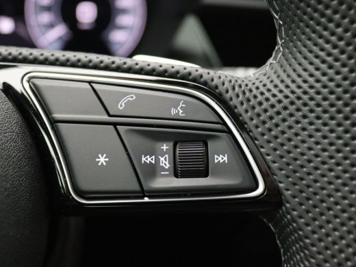 Audi A3 Sportback 45 TFSI e S edition Competition 272PK S-Tronic Led matrix, adaptive cruise, panoramadak... ActivLease financial lease