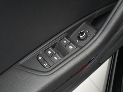 Audi A4 Avant 35 TFSI S-Line edition Navigatie Pdc Clima Cruise ActivLease financial lease