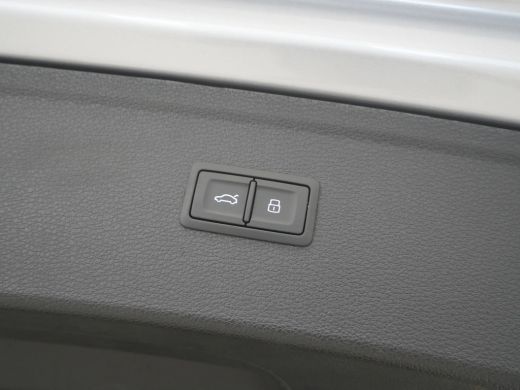 Audi Q5 50 TFSI e S edition Quattro S Line B&O Luchtvering Panoramadak Stoelmassage Camera ActivLease financial lease