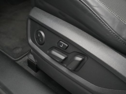Audi Q5 50 TFSI e S edition Quattro S Line B&O Luchtvering Panoramadak Stoelmassage Camera ActivLease financial lease
