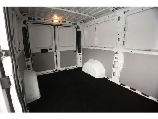 Fiat Ducato 30 2.3 MultiJet L2H1 Airco Camera Cruise LED Navigatie 3 Persoons ActivLease financial lease