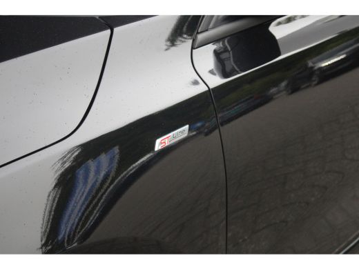 Ford FOCUS Wagon 1.0 E.B. 155 PK Hybrid ST Line | Pano-dak | Trekhaak | Full Adaptive LED | Winter-pack | Standkac... ActivLease financial lease