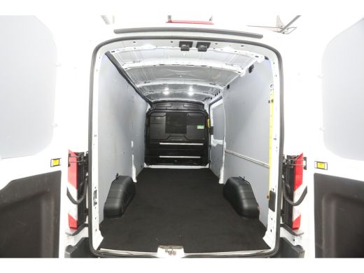 Ford Transit 350 2.0 TDCI L3H2 2800KG Trekgew. Trekhaak Ladderlift Airco Cruise PDC 3 Persoons Elektrpakket ActivLease financial lease