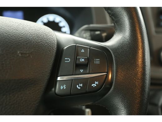 Ford Transit Custom 320 2.0 TDCI L1H1 Airco Cruise Trekhaak Parkeersensoren 3 Persoons Elektrpakket ActivLease financial lease