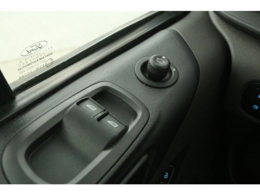 Ford Transit Custom 320 2.0 TDCI L1H1 Airco Cruise Trekhaak Parkeersensoren 3 Persoons Elektrpakket ActivLease financial lease