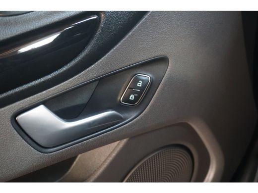 Ford Transit Custom Ford 320 2.0 TDCI L2H1 Sport | Achteropkomend verkeer waarschuwing | Achteruitrijcamera | Apple C... ActivLease financial lease