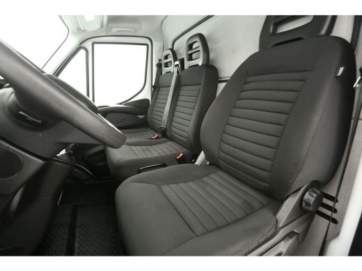 Iveco Daily 35C16H 2.3 410 157PK Dubbellucht Bakwagen Laadklep Laadbak Airco 3 Persoons Elektrpakket ActivLease financial lease