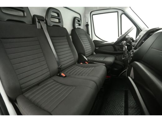 Iveco Daily 35C16H 2.3 410 157PK Dubbellucht Bakwagen Laadklep Laadbak Airco 3 Persoons Elektrpakket ActivLease financial lease