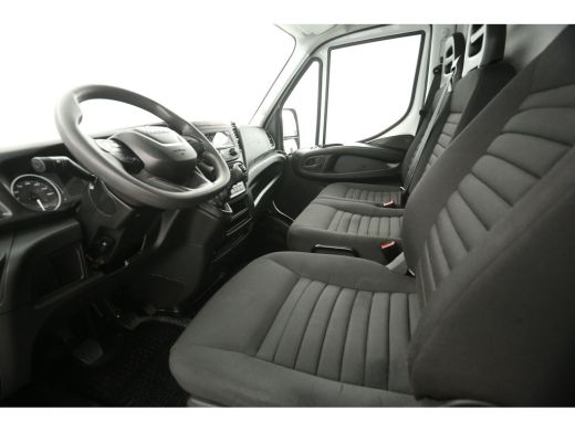 Iveco Daily 35C16H 2.3 410 157PK Dubbellucht Bakwagen Laadklep Laadbak Airco 3 Persoons Elektrpakket ActivLease financial lease