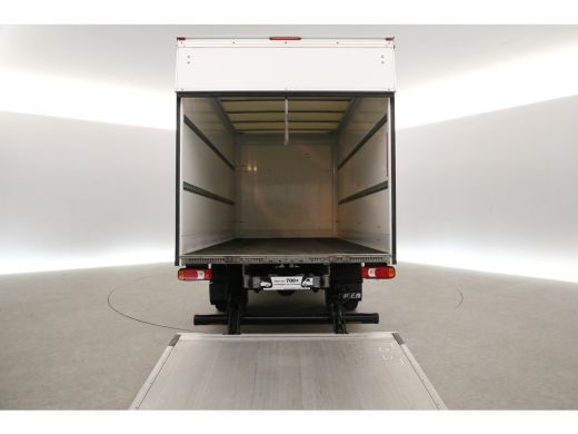 Iveco Daily 35C16H 2.3 410 157PK Dubbellucht Bakwagen Laadklep Laadbak Airco 3 Persoons Elektrpakket ActivLease financial lease