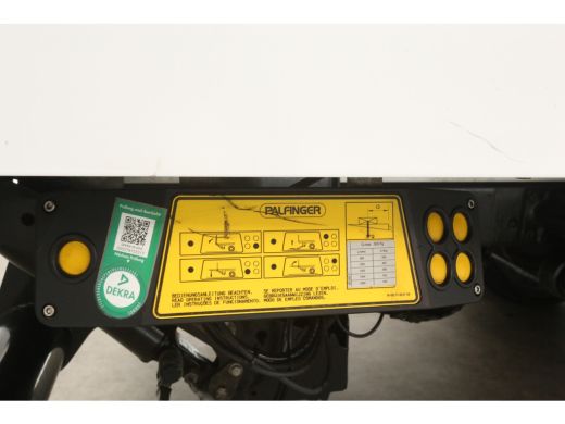 Iveco Daily 35C16H 2.3 410 157PK Dubbellucht Bakwagen Laadklep Laadbak Airco 3 Persoons Elektrpakket ActivLease financial lease
