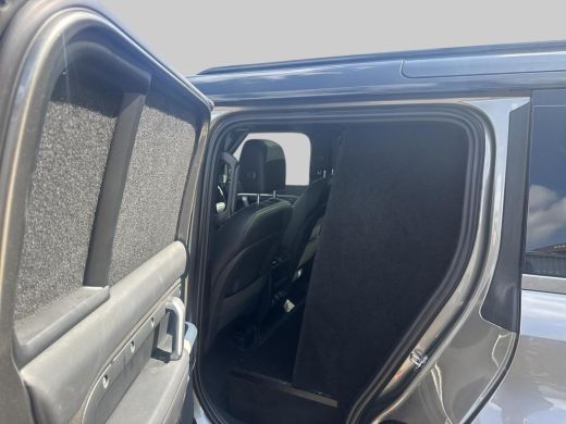 Land Rover Defender Hard Top 3.0 D250 110 MHEV X-Dynamic SE |GRIJSKENTEKEN| Urban velgenset 22inch | treeplanken | zi... ActivLease financial lease