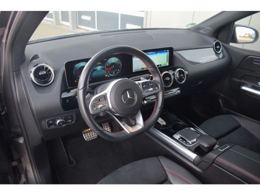 Mercedes B-Klasse 180 Business Solution AMG | Apple CarPlay | Virtual | Stoelverw. | Night-pakket ActivLease financial lease