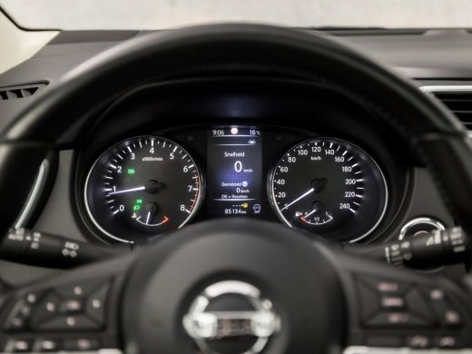 Nissan QASHQAI 1.2 N-Connecta Sport (PANORAMADAK, NAVIGATIE, 360 CAMERA, KEYLESS, SPORTSTOELEN, GETINT GLAS, PAR... ActivLease financial lease