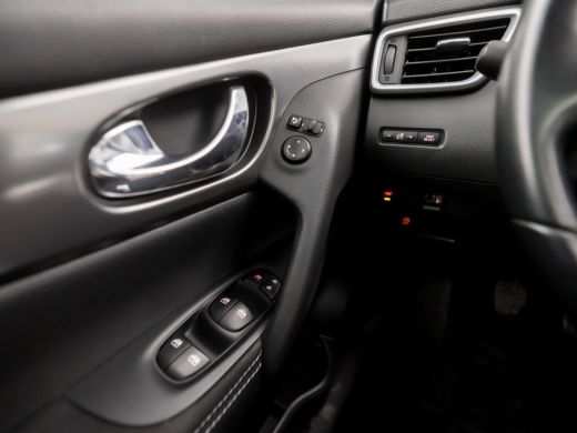 Nissan QASHQAI 1.2 N-Connecta Sport (PANORAMADAK, NAVIGATIE, 360 CAMERA, KEYLESS, SPORTSTOELEN, GETINT GLAS, PAR... ActivLease financial lease