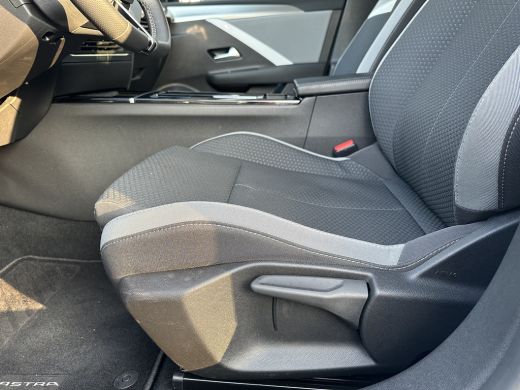 Opel Astra Opel 1.6 180PK Hybride Edition+ | ADAPTIVE CRUISE CONTROL| PAARKEERSENSOREN V+A| APPLE CARPLAY/AN... ActivLease financial lease