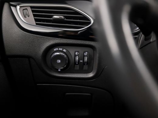 Opel Astra Sports Tourer 1.2 Design & Tech (APPLE CARPLAY, NAVIGATIE, CAMERA, CLIMATE, GETINT GLAS, SPORTSTO... ActivLease financial lease