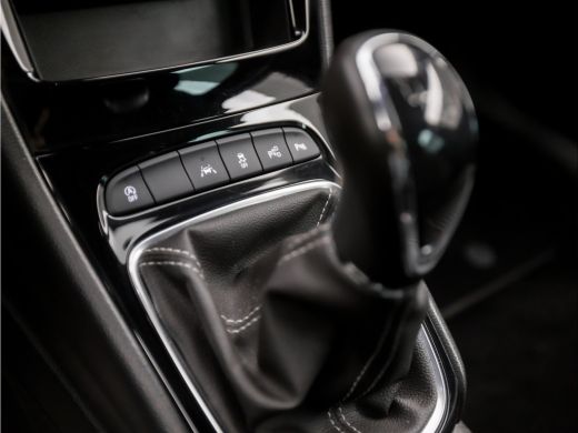Opel Astra Sports Tourer 1.2 Design & Tech (APPLE CARPLAY, NAVIGATIE, CAMERA, CLIMATE, GETINT GLAS, SPORTSTO... ActivLease financial lease