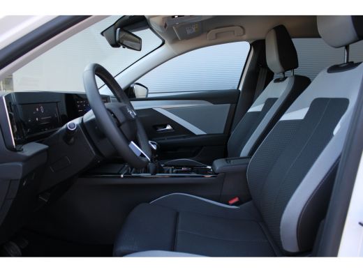 Opel Astra Sports Tourer Opel 1.2 Turbo | Achterbank in delen neerklapbaar | Airco (automatisch) | Alarm kla... ActivLease financial lease