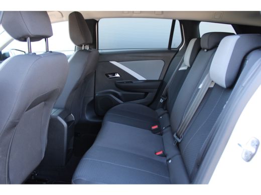 Opel Astra Sports Tourer Opel 1.2 Turbo | Achterbank in delen neerklapbaar | Airco (automatisch) | Alarm kla... ActivLease financial lease