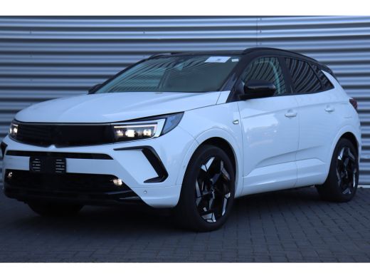 Opel Grandland Opel 1.6 TURBO PLUG-IN HYBRID 300PK 4X4 GSE / NAVI / LEDER / CLIMA / LED / PDC / 20" LMV / CAMERA... Opel Grandland Opel 1.6 TURBO PLUG-IN HYBRID 300PK 4X4 GSE / NAVI / LEDER / CLIMA / LED / PDC / 20" LMV / CAMERA...