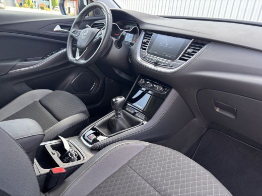 Opel Grandland X Opel 1.2 Turbo Business Executive | Comfortstoel(en) | Cruise control | DAB ontvanger ActivLease financial lease