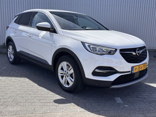 Opel Grandland X Opel 1.2 Turbo Business Executive | Comfortstoel(en) | Cruise control | DAB ontvanger ActivLease financial lease