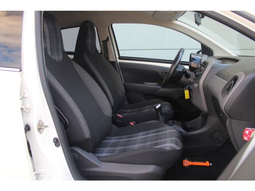 Peugeot 108 1.0 e-VTi Active | Airco | Centr Verg | Bluetooth | Leder Stuurwiel | | Airco | Centr Verg | Blue... ActivLease financial lease