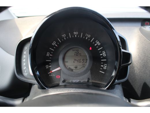 Peugeot 108 1.0 e-VTi Allure | Carplay | Camera | Climate | LMV | Limiter | Autom. Verlichting | | Carplay | ... ActivLease financial lease