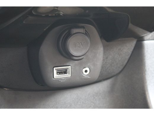 Peugeot 108 1.0 e-VTi Allure | Carplay | Camera | Climate | LMV | Limiter | Autom. Verlichting | | Carplay | ... ActivLease financial lease