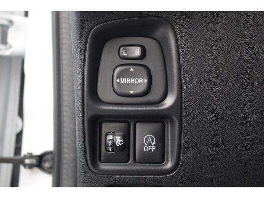 Peugeot 108 1.0 e-VTi Allure | Carplay | Camera | Climate | LMV | Limiter | Autom. Verlichting | | Carplay | ... ActivLease financial lease