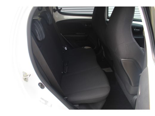 Peugeot 108 1.0 e-VTi Allure | Carplay | Camera | Climate | LMV | Limiter | Autom. Verlichting | | Carplay | ... ActivLease financial lease