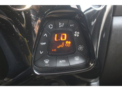 Peugeot 108 1.0 e-VTi Allure | Carplay | Camera | Climate | LMV | Limiter | Autom. Verlichting | | Carplay | ... ActivLease financial lease