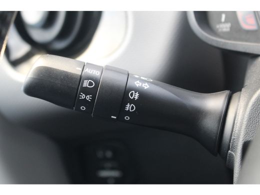 Peugeot 108 1.0 e-VTi Allure | Carplay | Camera | Climate | LMV | Limiter | Autom. Verlichting | | Carplay | ... ActivLease financial lease