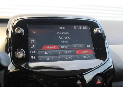 Peugeot 108 1.0 e-VTi Allure | Carplay | Camera | Climate | LMV | Limiter | Autom. Verlichting | | Carplay | ... ActivLease financial lease