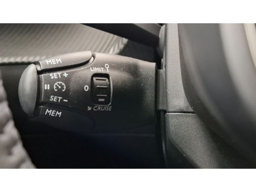 Peugeot 2008 Peugeot 1.2 PureTech 100 Allure | Navi | Camera V+A | Cruise control | LMV 17"| LED koplampen | D... ActivLease financial lease