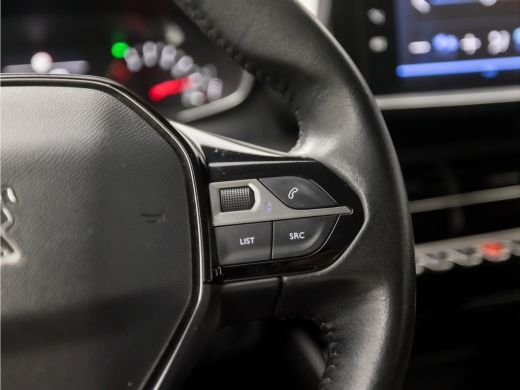 Peugeot 208 1.2 PureTech Sport (APPLE CARPLAY, GROOT NAVI, LM VELGEN, PARKEERSENSOREN, SPORTSTOELEN, CRUISE, ... ActivLease financial lease