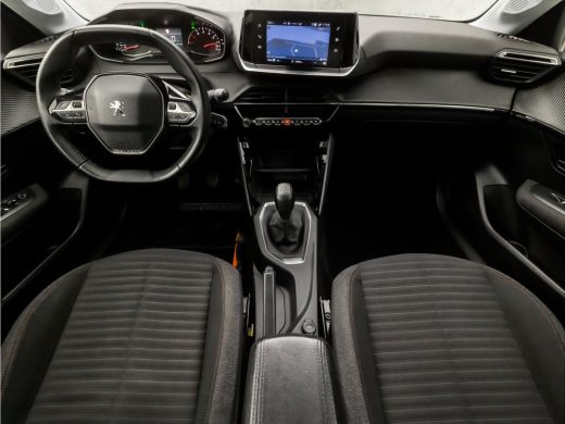 Peugeot 208 1.2 PureTech Sport (APPLE CARPLAY, GROOT NAVI, LM VELGEN, PARKEERSENSOREN, SPORTSTOELEN, CRUISE, ... ActivLease financial lease
