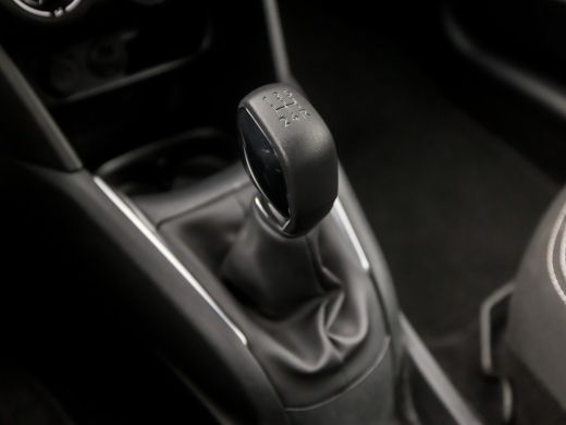 Peugeot 208 1.2 PureTech Sport (APPLE CARPLAY, NAVIGATIE, PARKEERSENSOREN, SPORTSTOELEN, CRUISE, ELEK RAMEN, ... ActivLease financial lease