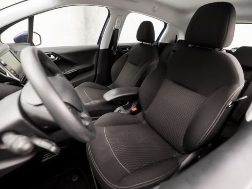 Peugeot 208 1.2 PureTech Sport (APPLE CARPLAY, NAVIGATIE, PARKEERSENSOREN, SPORTSTOELEN, CRUISE, ELEK RAMEN, ... ActivLease financial lease