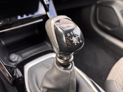 Peugeot 208 Peugeot 1.2 PureTech 100 Allure Camera360 | Leder\Stof | 16'' Lichtmetaal | Getint glas | Navigat... ActivLease financial lease