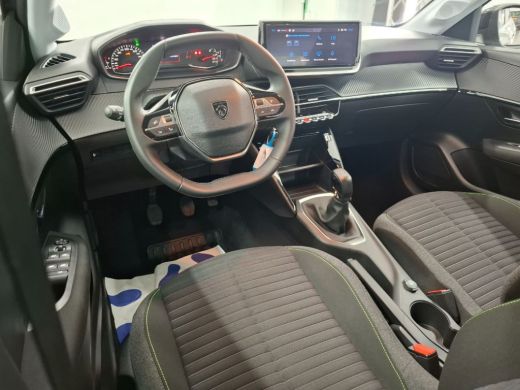 Peugeot 208 Peugeot 1.2 PureTech 75 Style | Navi | Parkeersensoren achter | Cruise control | Airco | DAB | Ap... ActivLease financial lease