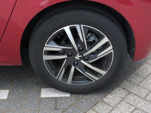 Peugeot 208 Peugeot 1.2 PureTech Allure 100 | Navi | Parkeersensor Achter | Keyless Entry | DAB | Cruise cont... ActivLease financial lease