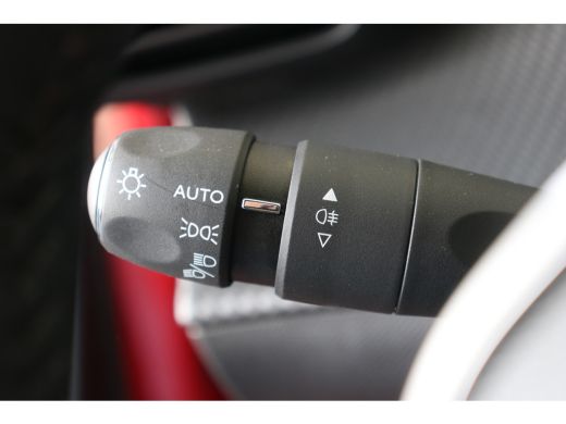 Peugeot 208 1.2 PureTech Allure 100 | Navi | Clima | Cruise | Parkeersensoren | DAB | Metallic | 16" Lichtmet... ActivLease financial lease