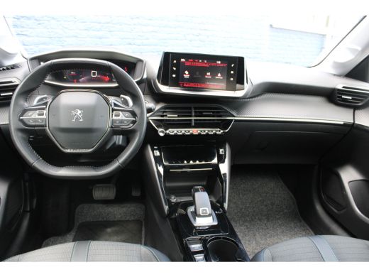 Peugeot 208 1.2 PureTech Allure | Automaat | Navi by app | Panoramadak | Parkeersensoren | Lichtmetaal | ActivLease financial lease