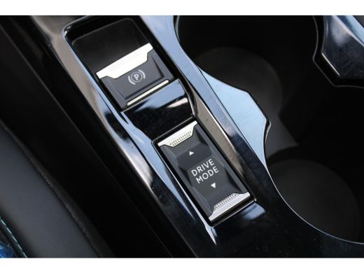 Peugeot 208 1.2 PureTech Allure | Automaat | Navi by app | Panoramadak | Parkeersensoren | Lichtmetaal | ActivLease financial lease