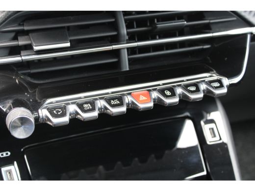 Peugeot 208 1.2 PureTech Allure | Automaat | Navi by app | Panoramadak | Parkeersensoren | Lichtmetaal | ActivLease financial lease