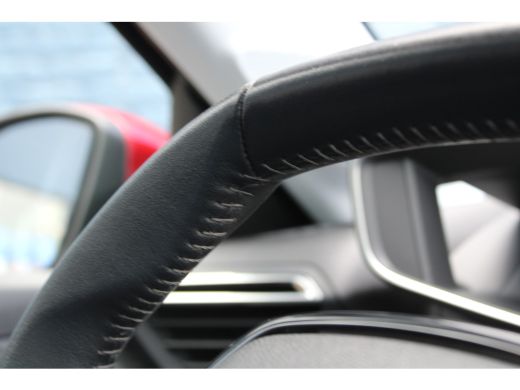 Peugeot 208 1.2 PureTech Allure | Automaat | Navi by app | Panoramadak | Parkeersensoren | Lichtmetaal | ActivLease financial lease