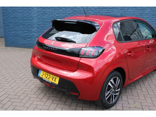 Peugeot 208 1.2 PureTech Allure | Automaat | Navi by app | Panoramadak | Parkeersensoren | Lichtmetaal | ActivLease financial lease